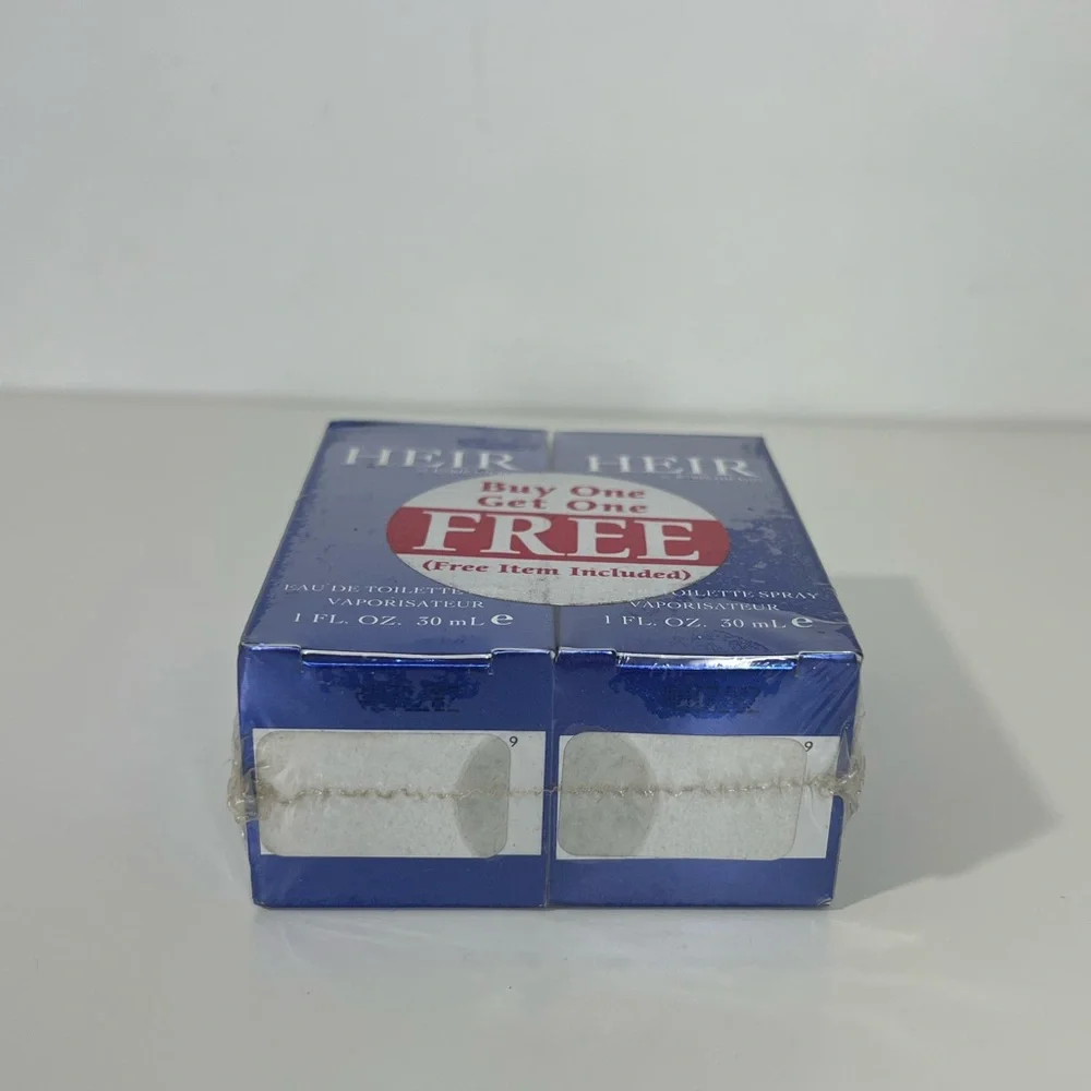 Paris Hilton Heir EDT Cologne Spray 1.0 OZ 2PC Bundle Set